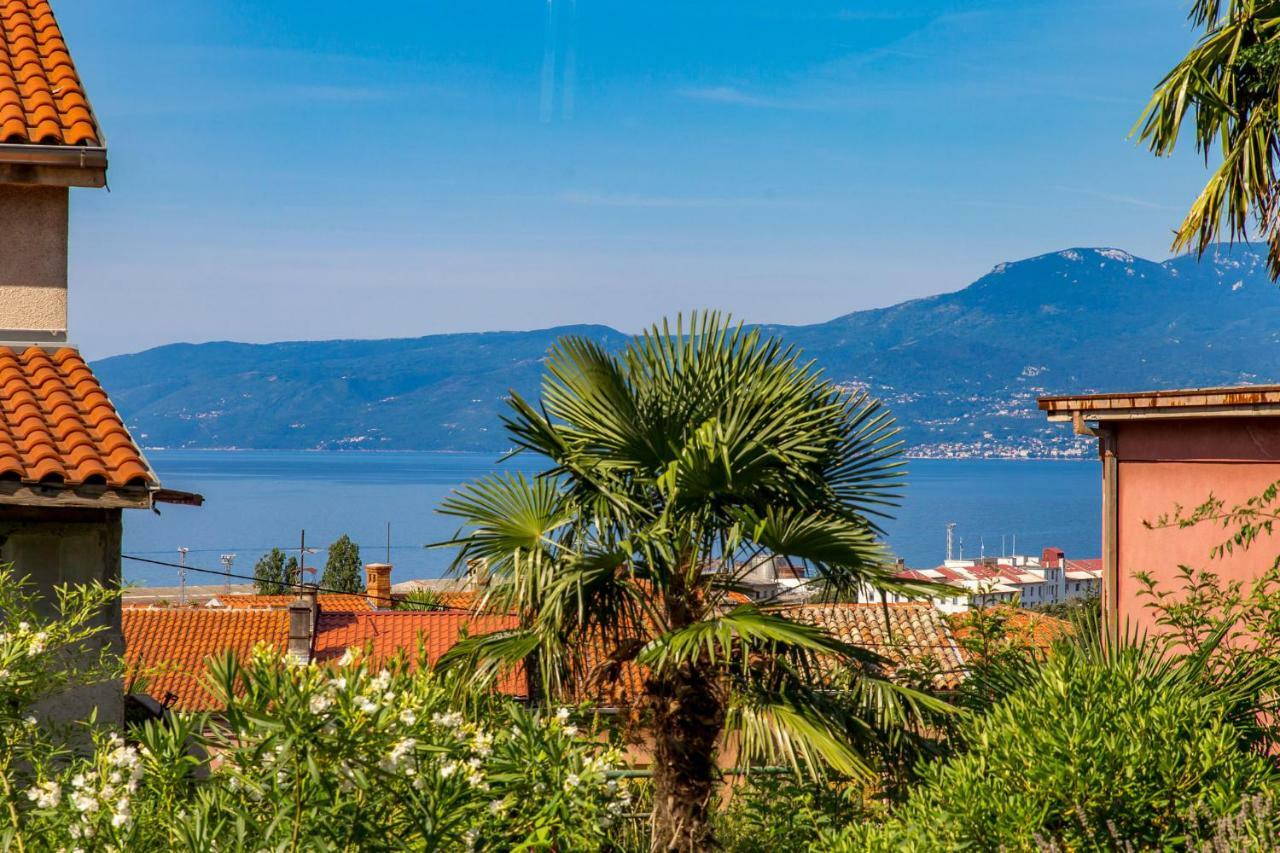 Apartman Villa Carolina Rijeka Exteriör bild