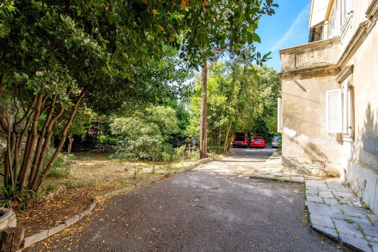 Apartman Villa Carolina Rijeka Exteriör bild