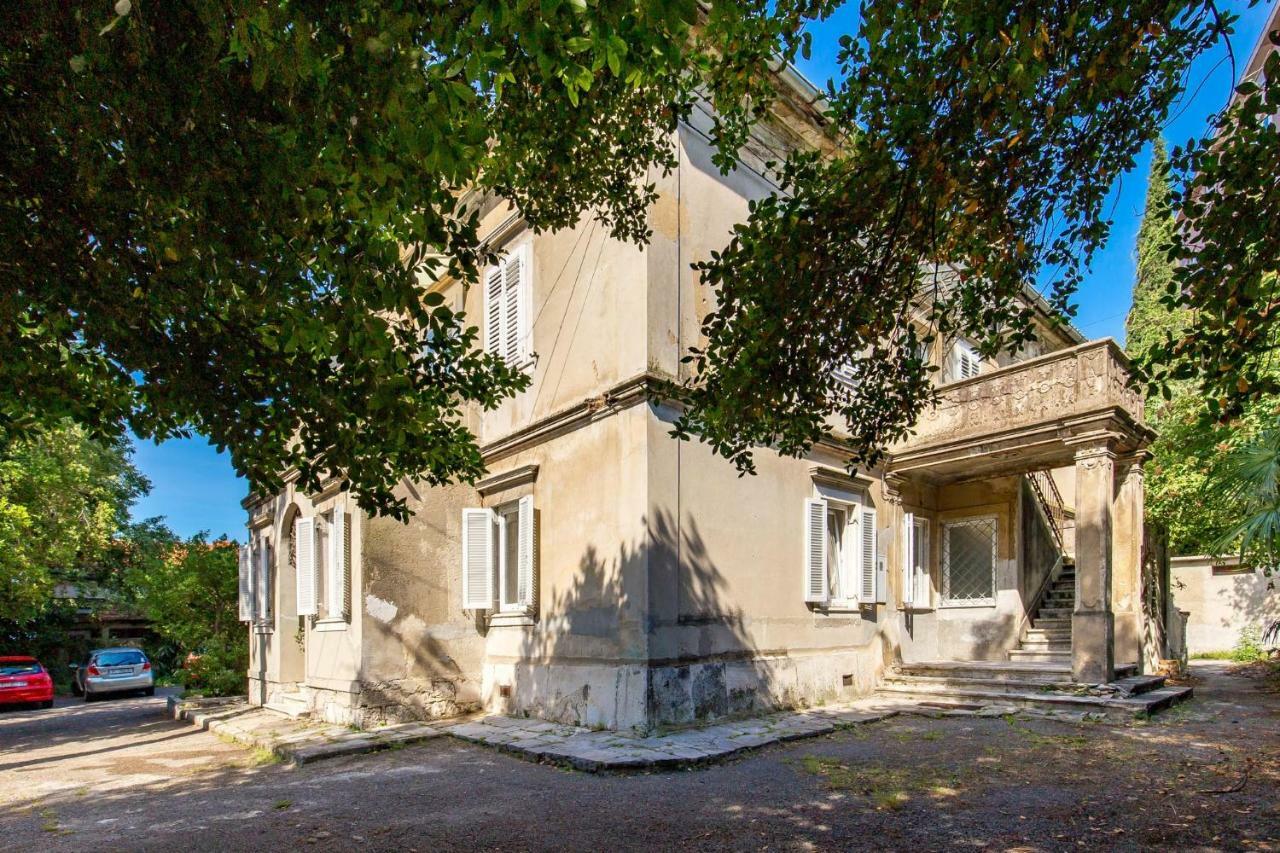 Apartman Villa Carolina Rijeka Exteriör bild