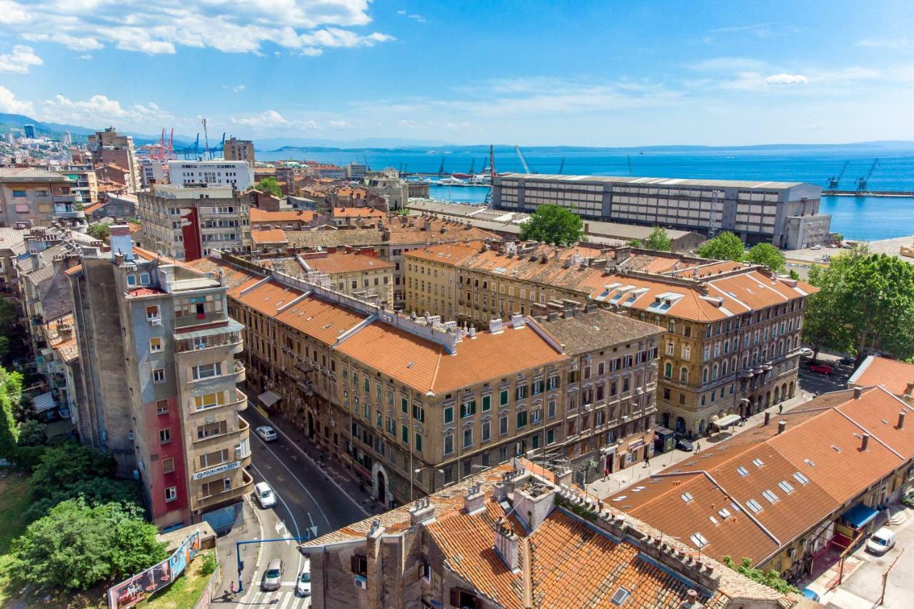Apartman Villa Carolina Rijeka Exteriör bild